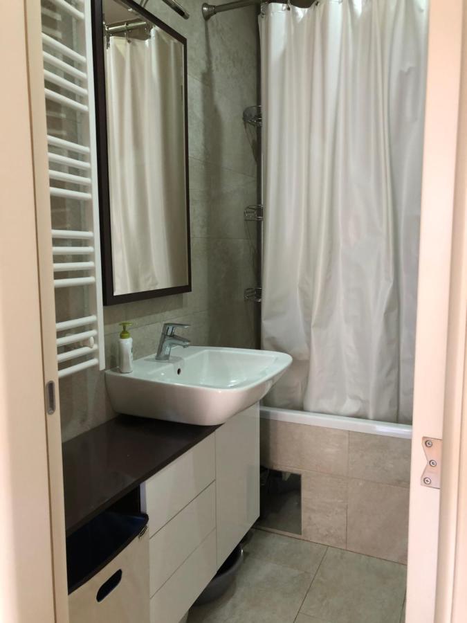 Modern 1 Bed Apartment, Near Shopping Mall Stadion Белград Екстериор снимка